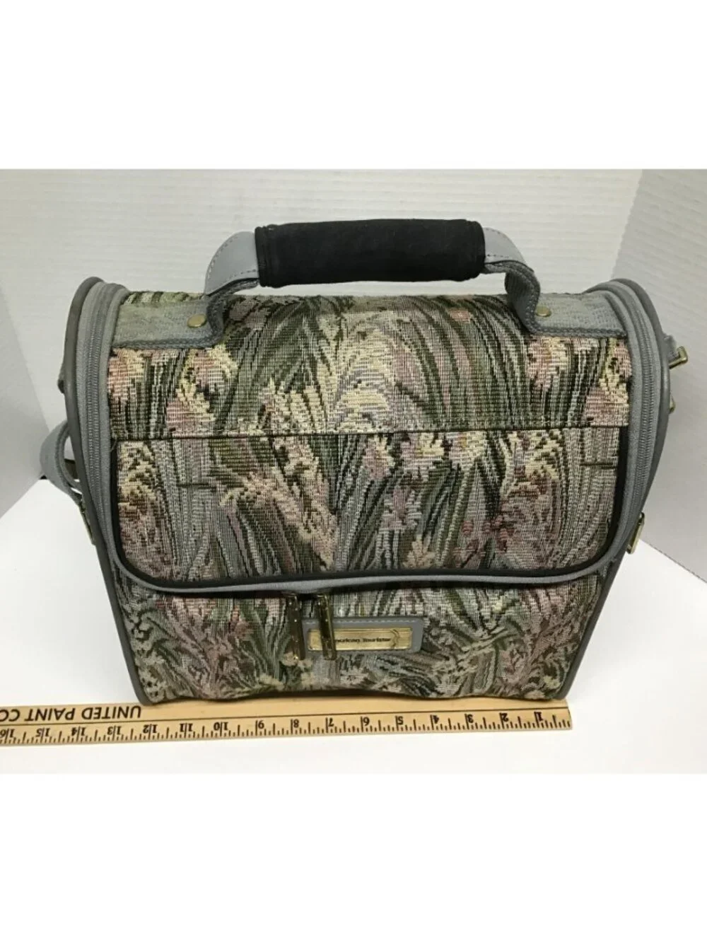 American Tourister Vintage1990s  Floral Tapestry Toiletries Travel Bag